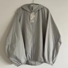 新品未使用　ユニクロ　ポケッタブルUVカットパーカー　XL