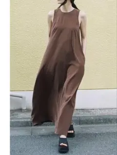 【新品】ZARA フルイドミディ丈ワンピース　XSサイズ　チョコレート
