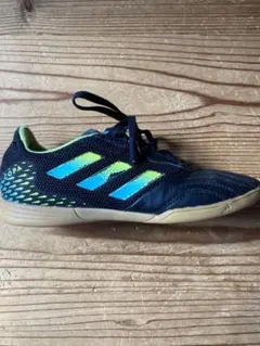 フットサルシューズ　22.0cm