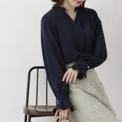 N.NATURALBEAUTYBASICブラウスM長袖Vネックフリル袖ネイビー紺
