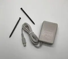 3ds/NEW3ds充電器☆ACアダプターとNEW3dsタッチペンx2本
