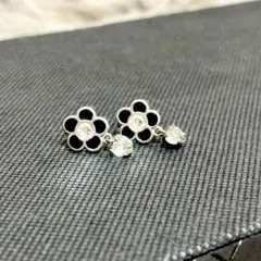 MARY QUANT　デイジー　ピアス