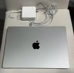 MacBookPro シルバー 本体 充電器付き - メルカリ
