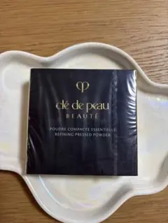 クレドポーボーテ☆新作プードルコンパクトエサンシエルn大人気フェイスパウダー☆