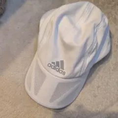 adidas メッシュホワイトキャップ　フリーsize