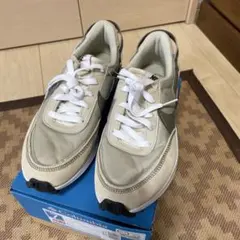 Nike ベージュ スニーカー