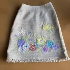 studio New York 花柄刺繍 フリンジ タイトスカート ベージュのサムネイル