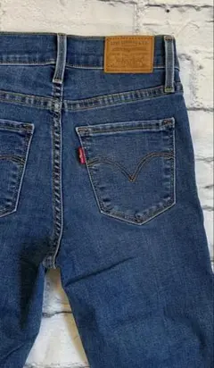 Item thumbnail for item 99889a14-4b9a-4c7f-b1cf-d90417548874