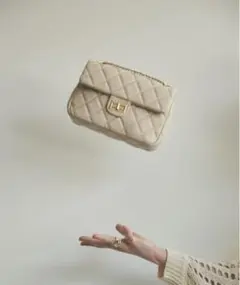 キルティングチェーンバッグ