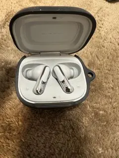 JBL LIVE BEAM3 シルバー