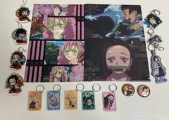 鬼滅の刃グッズ　クリアファイル、キーホルダー、缶バッジ