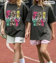 新品。キッズ Tシャツ チャコールグレー happyロゴ