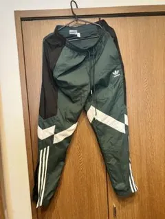 adidas アディダス トレフォイル ナイロンパンツ グリーン