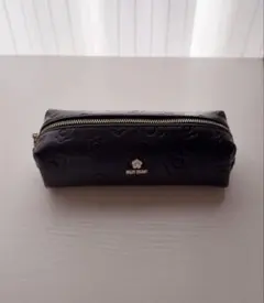 【完売品‼️】MARY QUANT ランダムデイジーエンボス スクエアペンケース