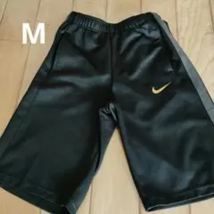 Nike 黒 ハーフパンツ M 140〜150cm