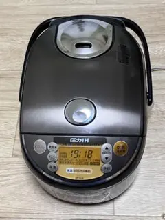 ZOJIRUSHI 圧力IH炊飯ジャー 極め炊き NP-NI18 本体のサムネイル