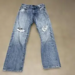 ライトブルー ストレートデニム ダメージ加工