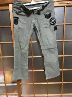 roarカーキ　パッチ付き ワークパンツ