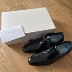 BENIR ブラックレザードレスシューズ