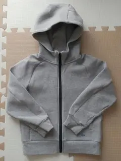 ユニクロ　ウルトラストレッチドライスウェットフルジップパーカ　120cm　グレー