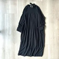 美品＊mizuiroind タックコクーンワイドロングワンピース 黒