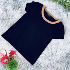 ✨JUSGLITTY✨サイズ2(M) 黒 ベージュ襟 半袖Tシャツのサムネイル