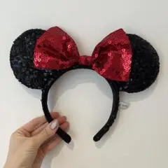 ミッキーマウス耳カチューシャ 黒と赤のスパンコール