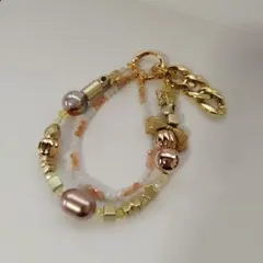 ゴールドのストラップ