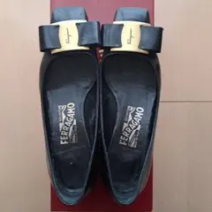 美品！　Ferragamo ブラック リボン パンプス 22.0cm