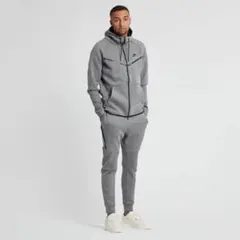 Nikeテックフリースセットアップグレーラッパーcentralcee着用 central cee着用 Nikeテックフリースセットアップ