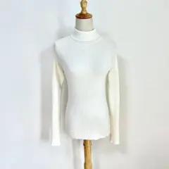 リベリー✨タートルネックリブニットトップス【Ｆ】薄手　オフホワイト系のサムネイル