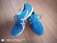 ASICS 青 スパイクシューズ
