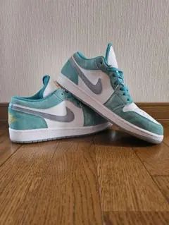 Nike Air Jordan 1 Low スエード ライトブルー - メルカリ