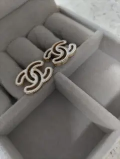 ラスト１点　CHANEL ロゴデザイン ピアス(両耳用)　⑤