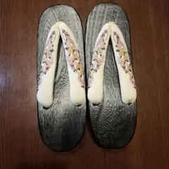 ゆかた下駄(黒木製草履 花柄刺繍付き)