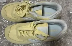 New Balance イエロー スニーカー 24cm