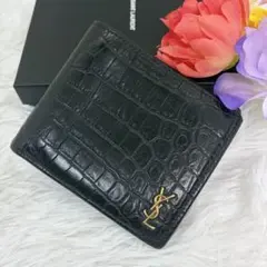 極美品✨イヴサンローラン　二つ折り　カサンドラ　クロコ　レザー　金ロゴ　黒