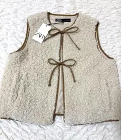 【新品未使用　タグ付き】ザラ ZARA ボアベスト リボン付き アイボリー