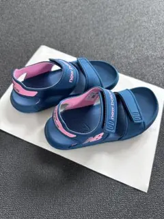 new balance ニューバランス　サンダル ネイビー、青、ピンク18cm