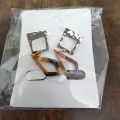 モダンデザイン ピアス ブラウン