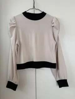 【しまむら】ベージュトップス