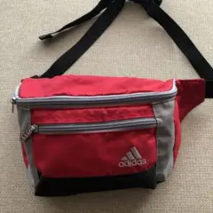 adidas ボディバッグ レッド