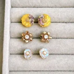 ハンドメイド　レジン　サージカルステンレスピアス　アクセサリー　花びら　シェル