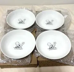 未使用　スヌーピー マルチプレート　皿　4枚セット　即購入可能！