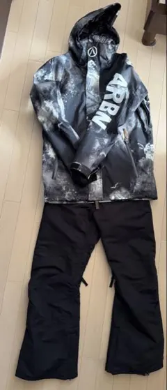 ARBN スノボウェア 上下セット メンズS 着用2回