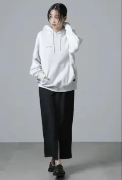 ナノユニバース　ブラックタイトスカート　 前 スリット入り