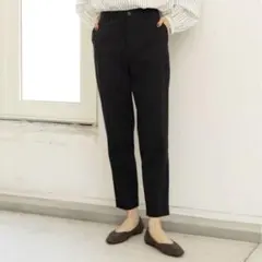 ストレートパンツ　カジュアルパンツ　スラックス　ウツクシルエットパンツ