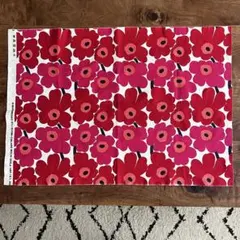 マリメッコ marimekko ミニウニッコ　Mini Unikko生地 はぎれ