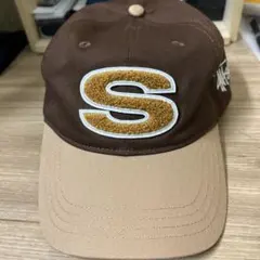 Stüssy 刺繍Sロゴ ブラウンキャップ