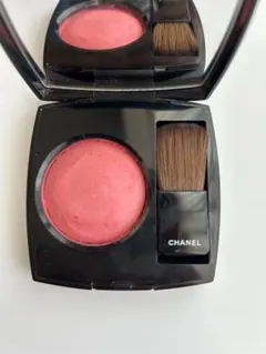 CHANEL パウダーチーク ピンク　ジュコントゥラスト330 ローズベティヤン